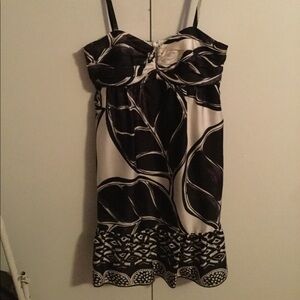 White House Black Market Dress size 6 Item 105